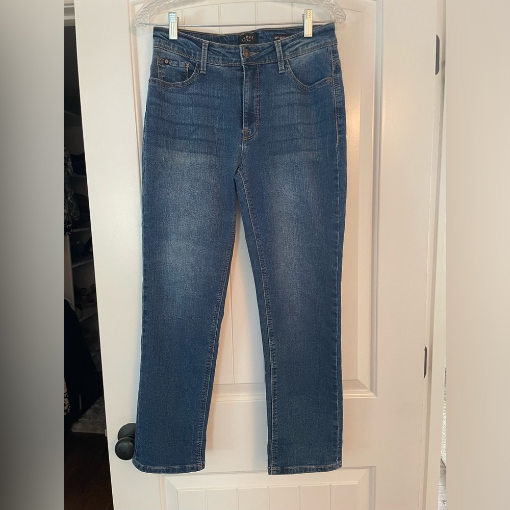 Curve Appeal Off- Duty Straight Leg Women’s jeans Size 8